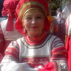 Алексеенкова Галина